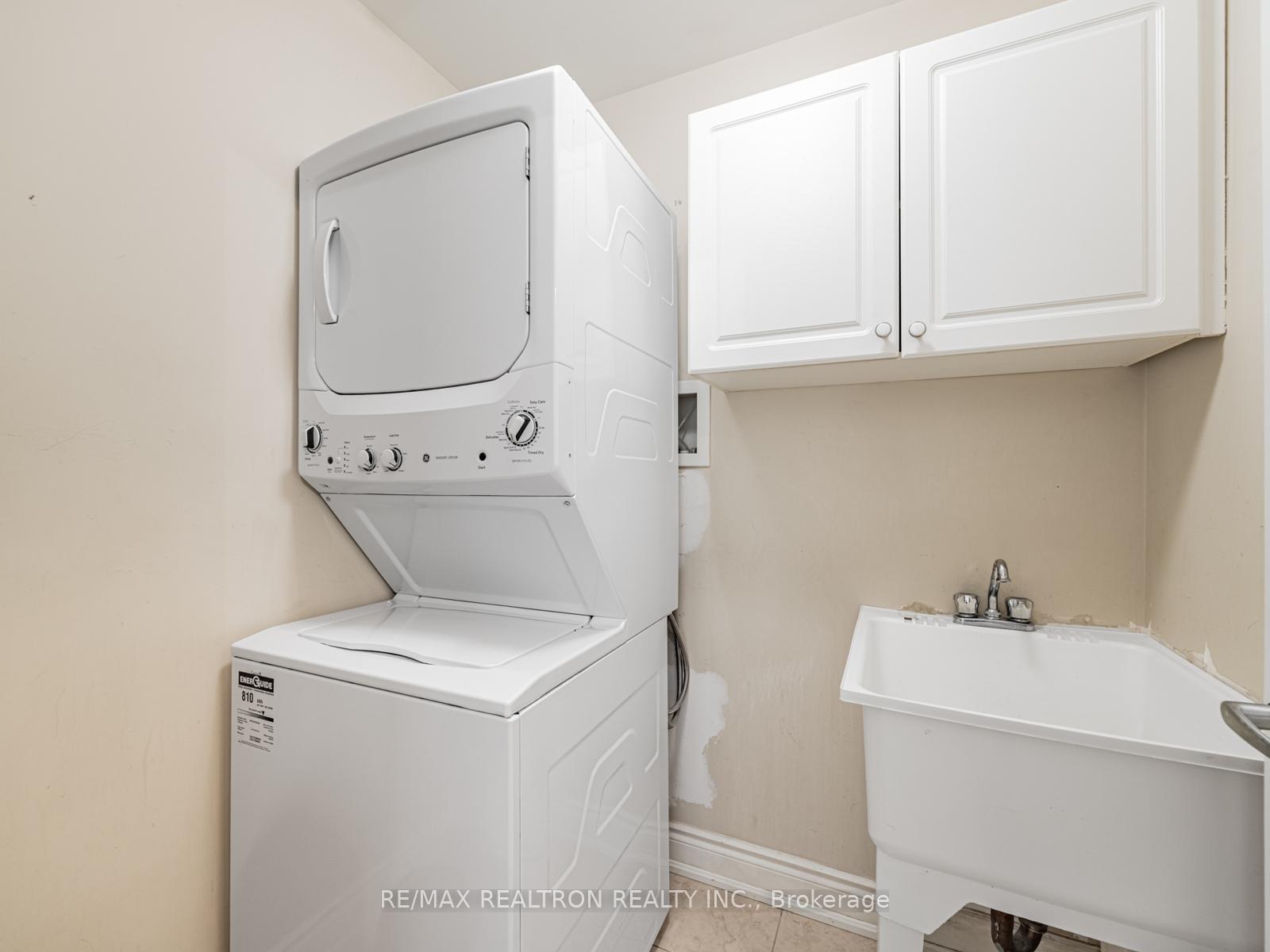 2 Bedrooms Condo at 9901 Keele, Vaughan For sale