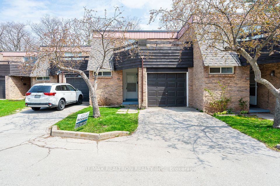 1251 White Oaks