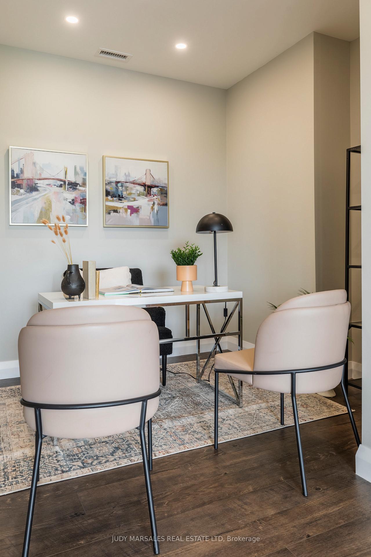 2 Bedrooms Condo at 101 Locke,  Hamilton For sale