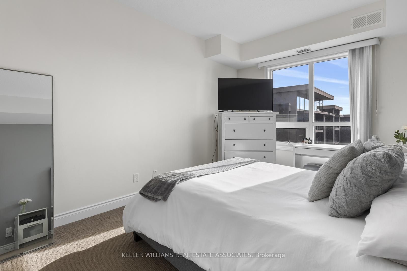 3170 Erin Mills Parkway, #420