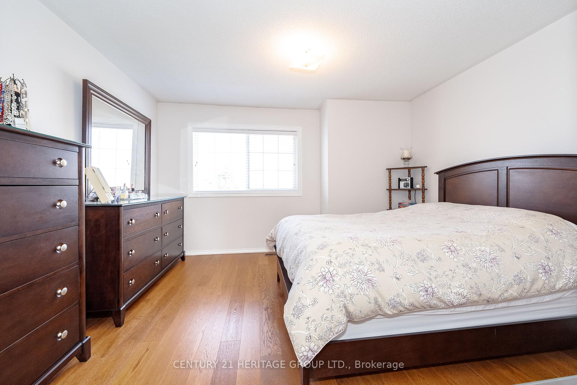 3 Bedrooms Condo at 124 Rory,  Toronto For sale