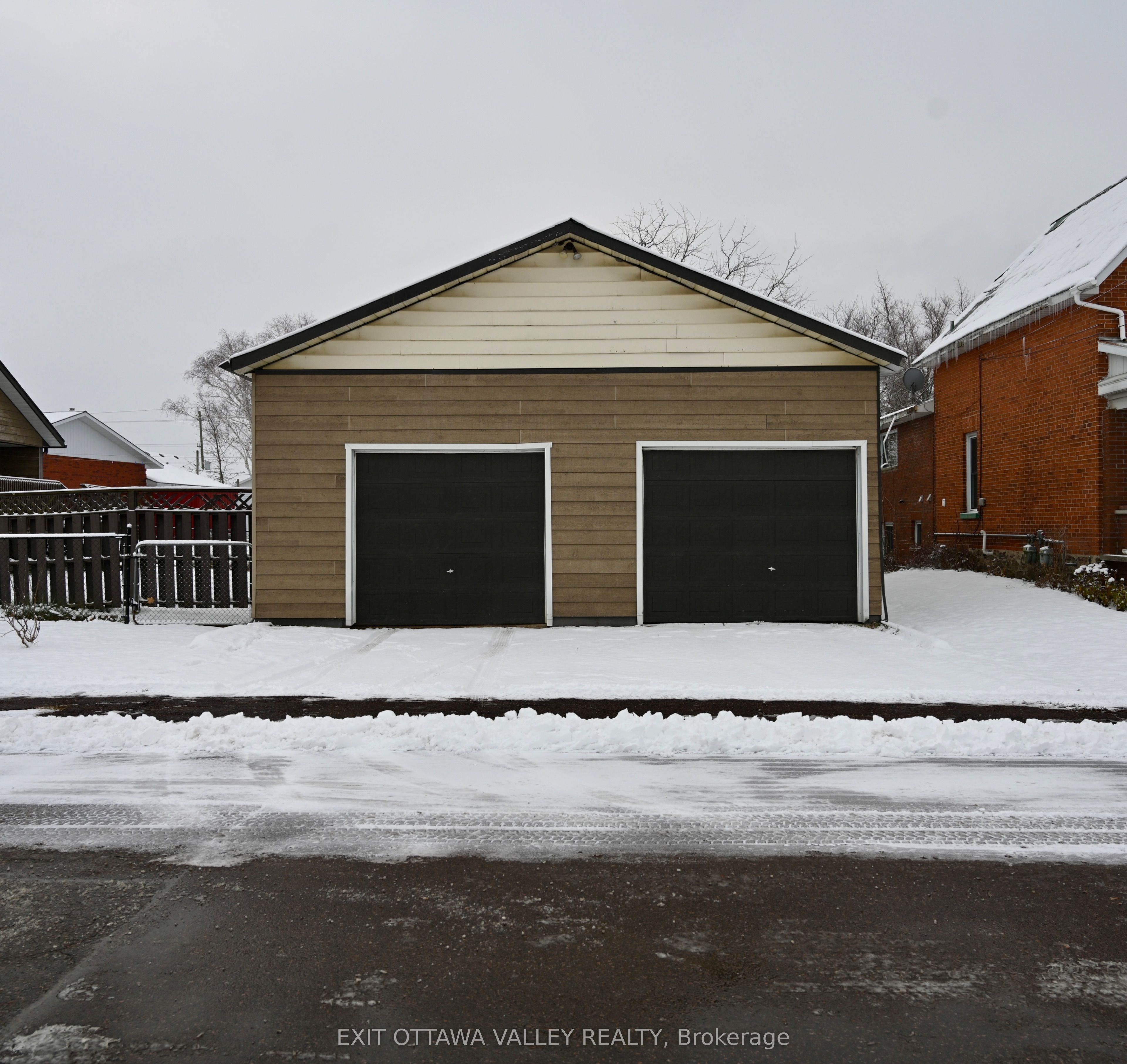 27 Meadow Street, Whitewater Region, ON K0J 1K0