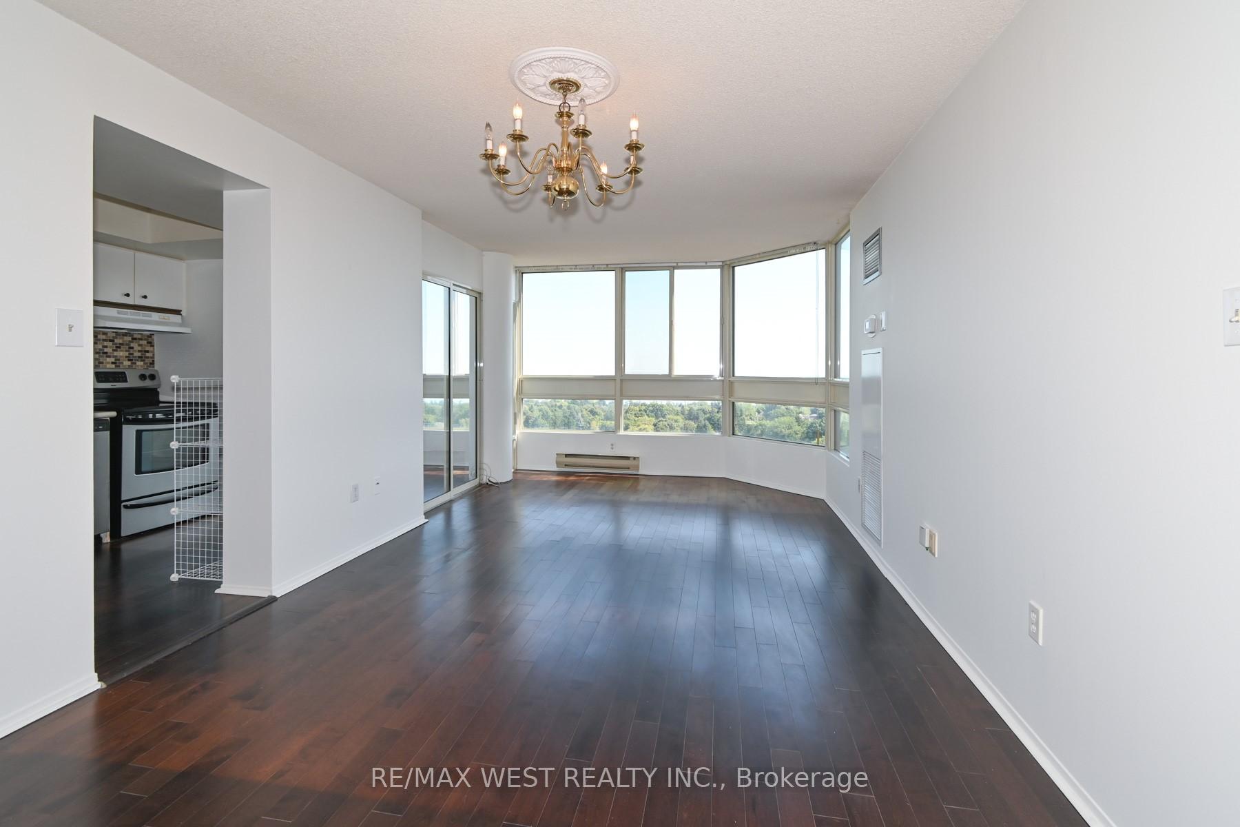 2 Bedrooms Condo at 3233 Eglinton,  Toronto For sale