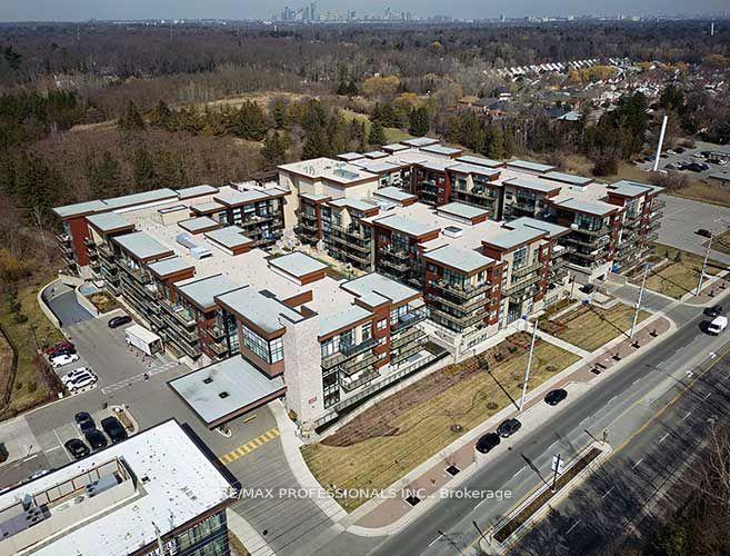 3 Bedrooms Condo at 1575 Lakeshore, Mississauga For sale
