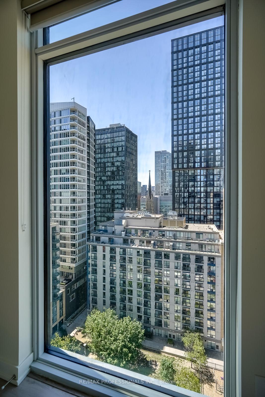 2 Bedrooms Condo at 65 Mutual, Toronto For sale
