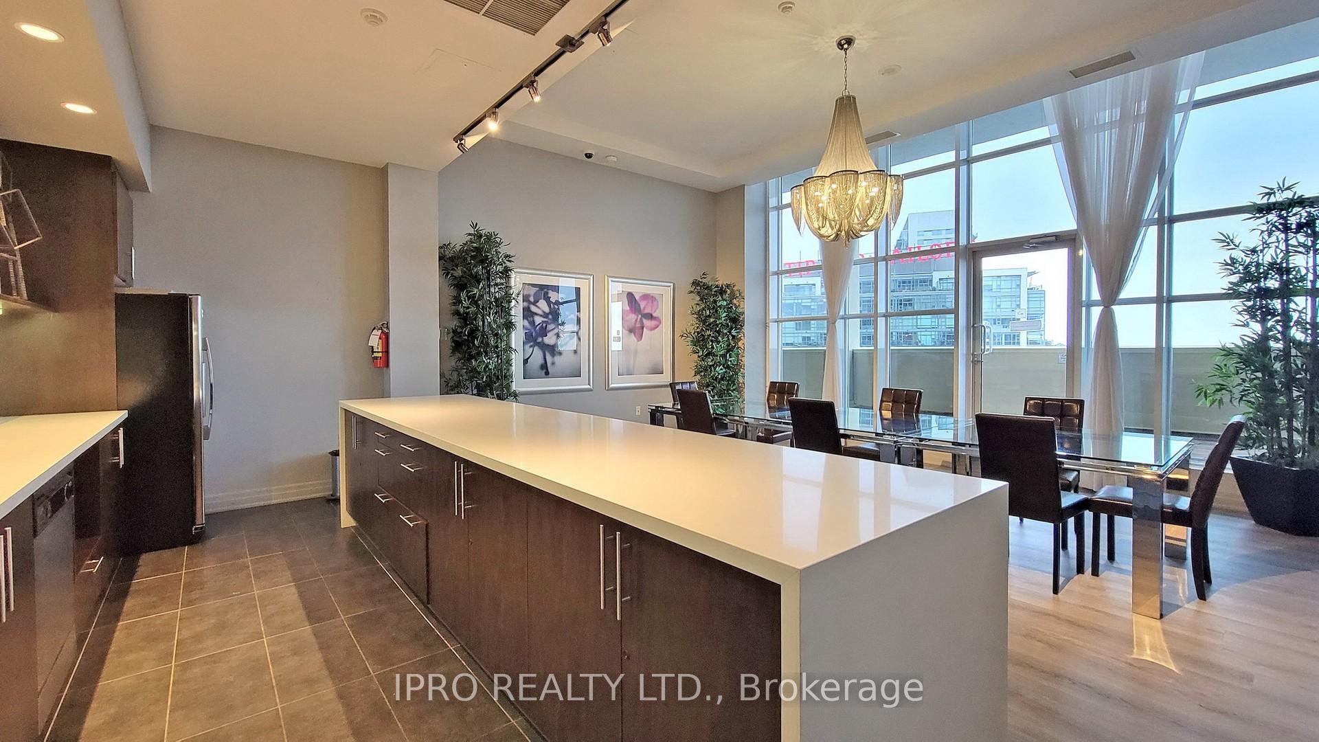 2 Bedrooms Condo at 628 Fleet, Toronto For sale