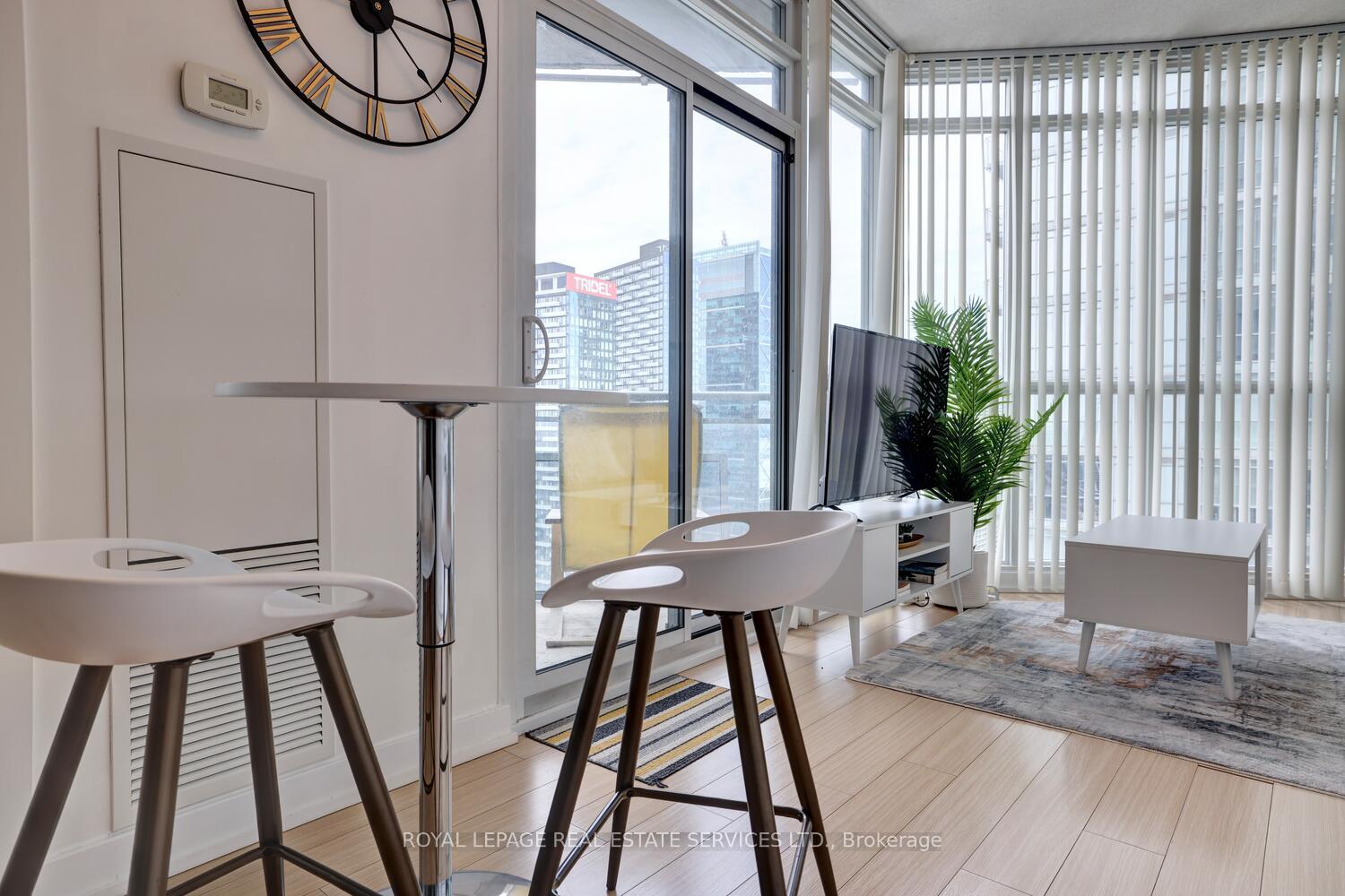 1 Bedroom Condo at 21 Iceboat,  Toronto For sale