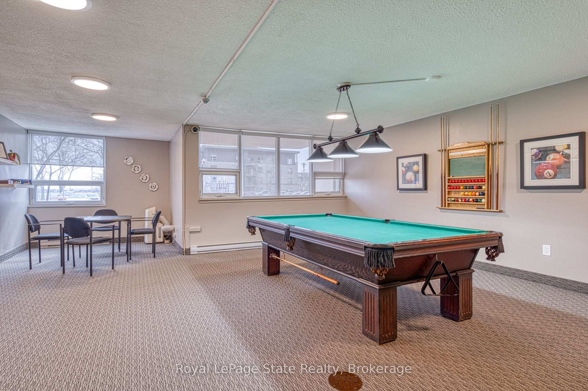 2 Bedrooms Condo at 500 Green,  Hamilton For sale