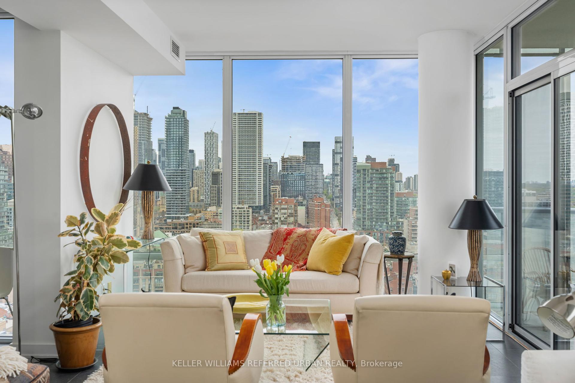 2 Bedrooms Condo at 1 Market, Toronto For sale