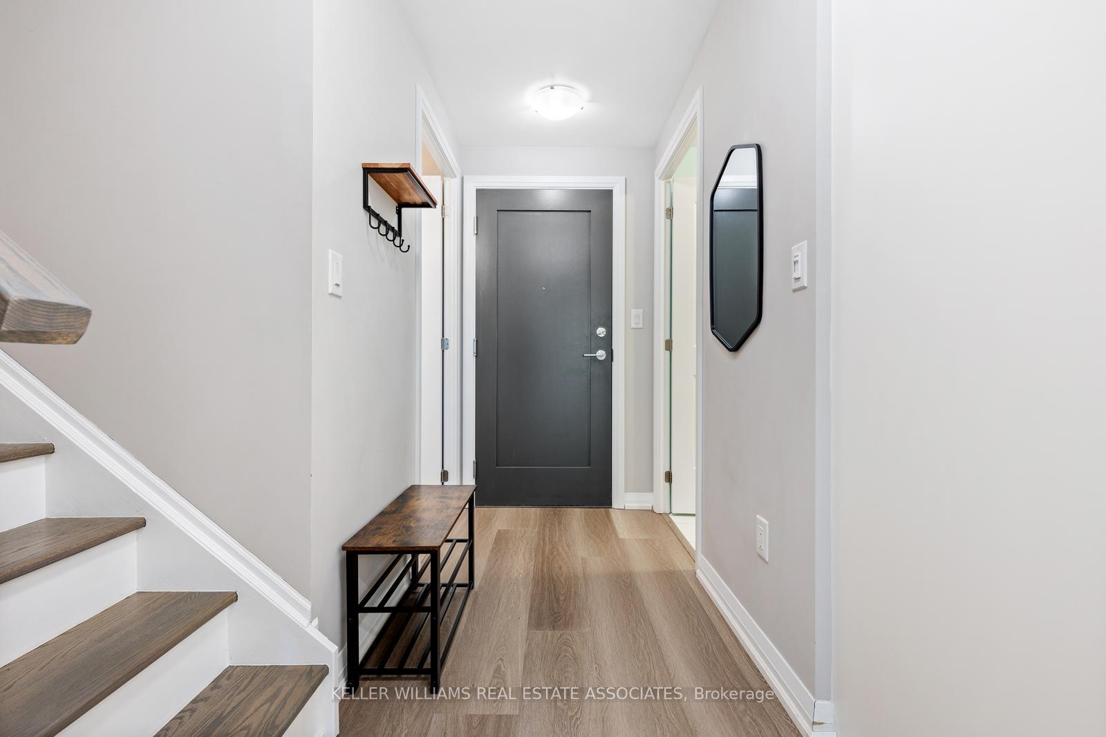 4 Bedrooms Condo at 5025 Four Springs, Mississauga For sale