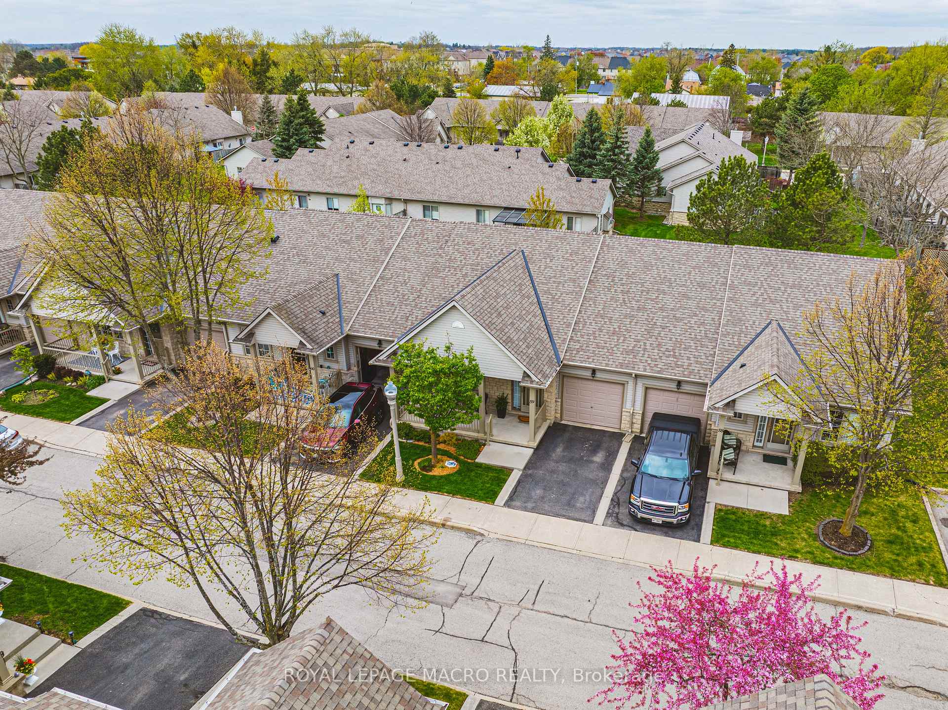 1 Bedroom Condo at 34 Southbrook, Hamilton For sale