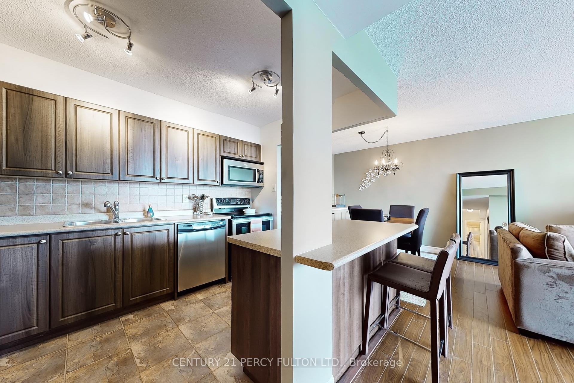 2 Bedrooms Condo at 40 Bay Mills, Toronto For sale
