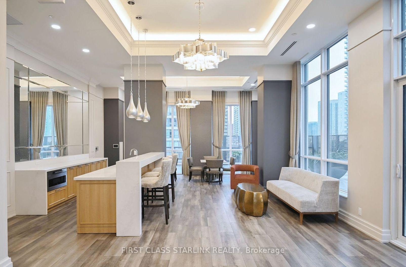 2 Bedrooms Condo at 36 Elm, Mississauga For sale