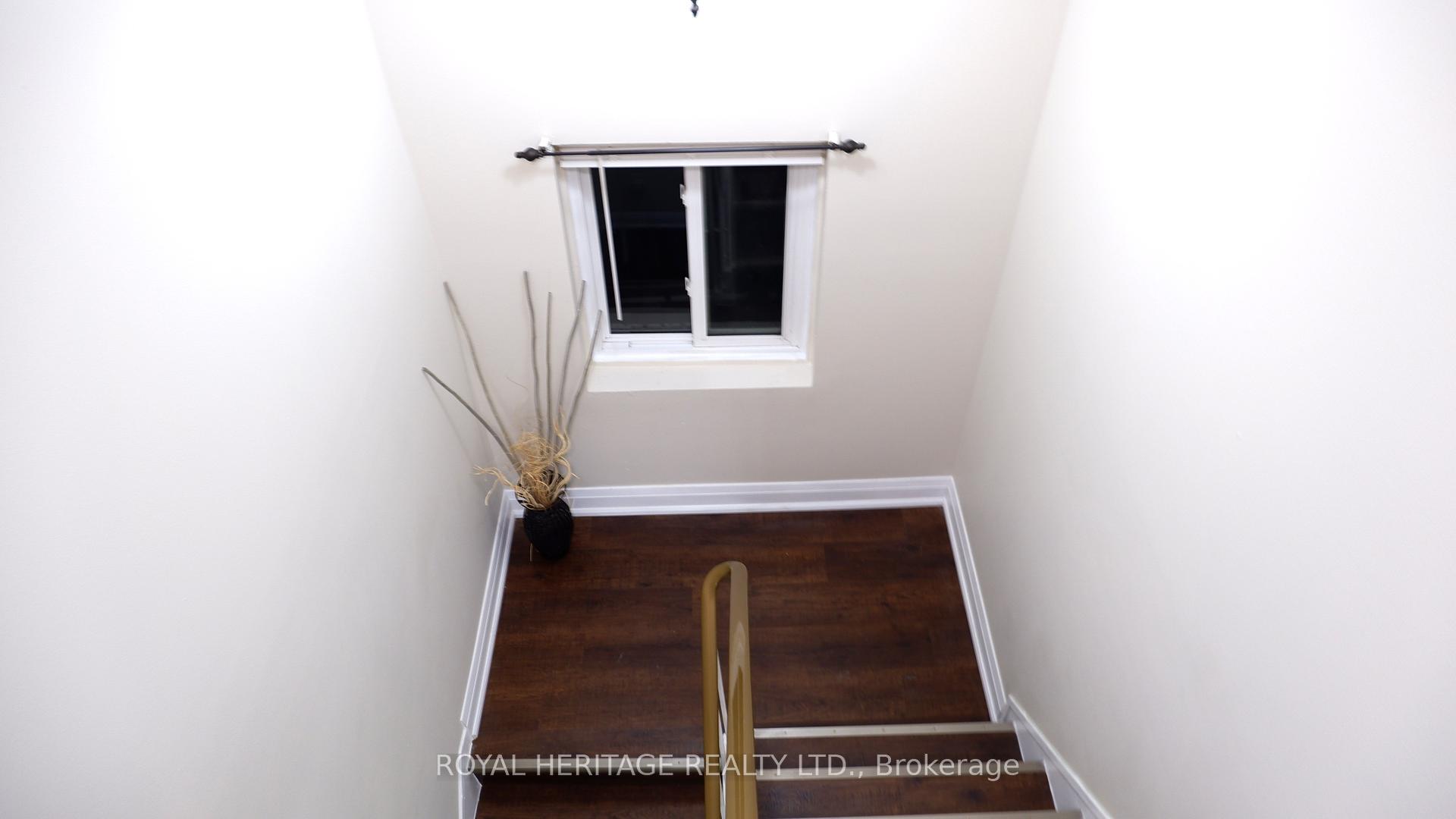 3 Bedrooms Condo at 50 Golf Club,  Toronto For sale