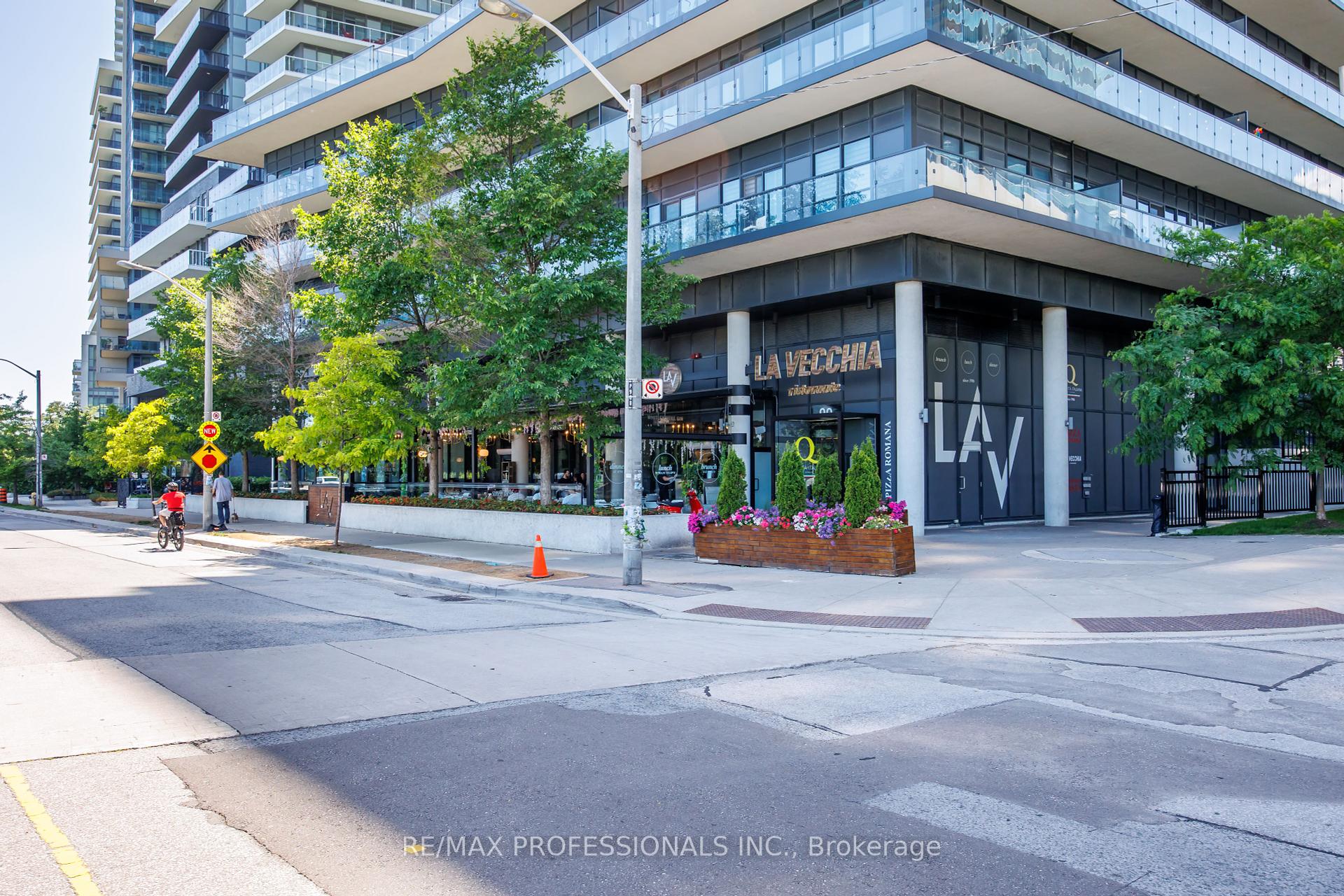 2 Bedrooms Condo at 20 Shore Breeze, Toronto For sale
