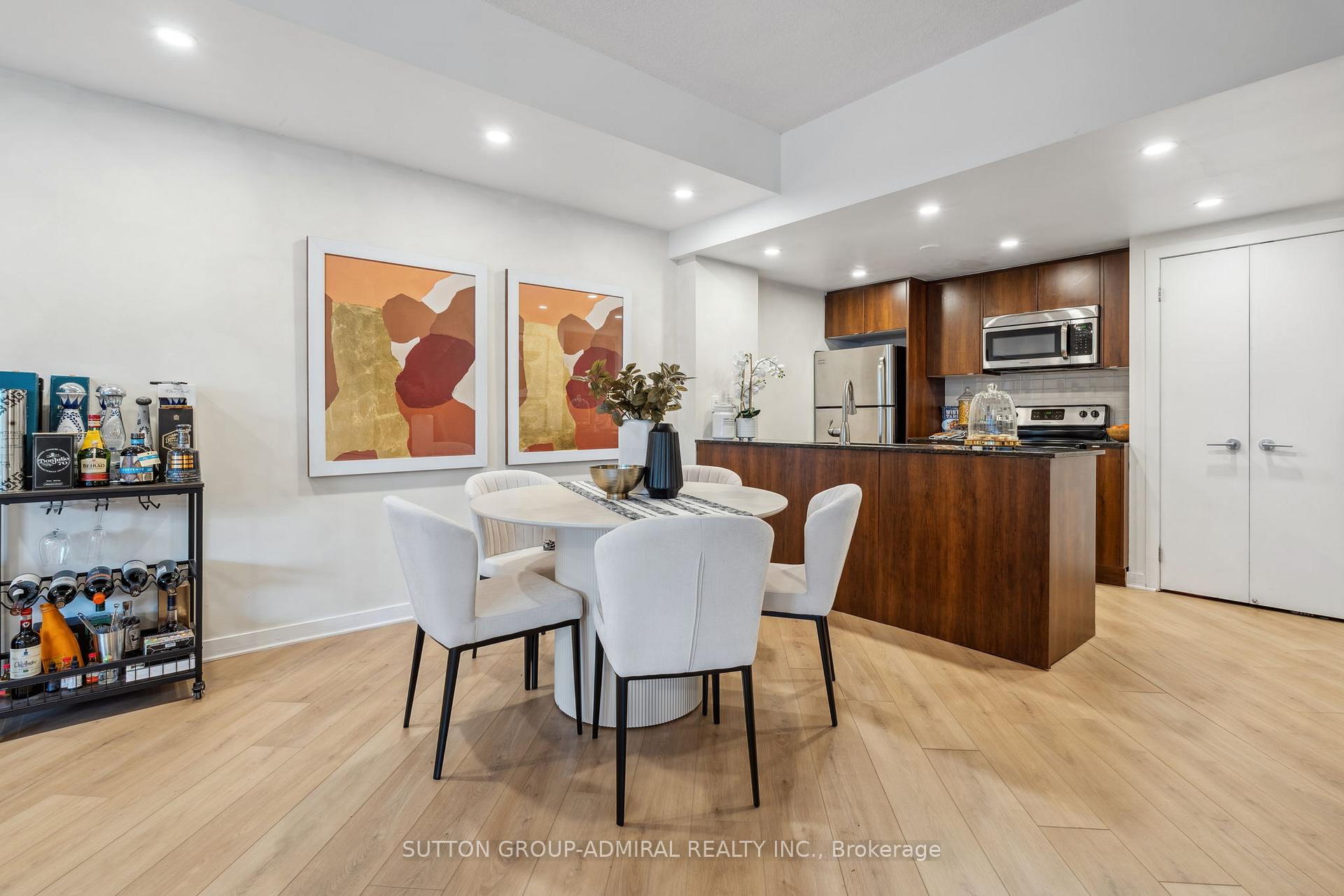 2 Bedrooms Condo at 55 East Liberty,  Toronto For sale