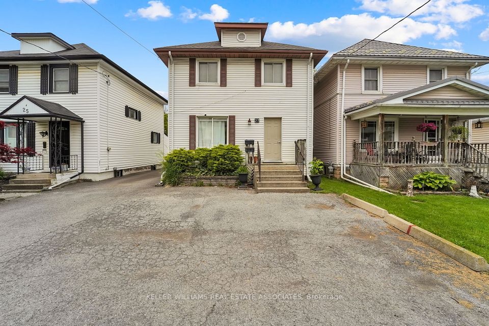 #Main - 27 Berryman Avenue, St. Catharines, ON L2R 3W8