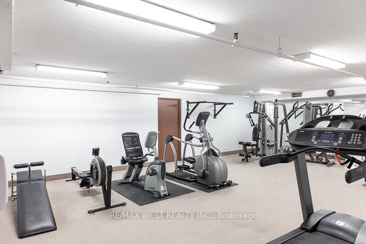 4 Bedrooms Condo at 61 Richview, Toronto For sale