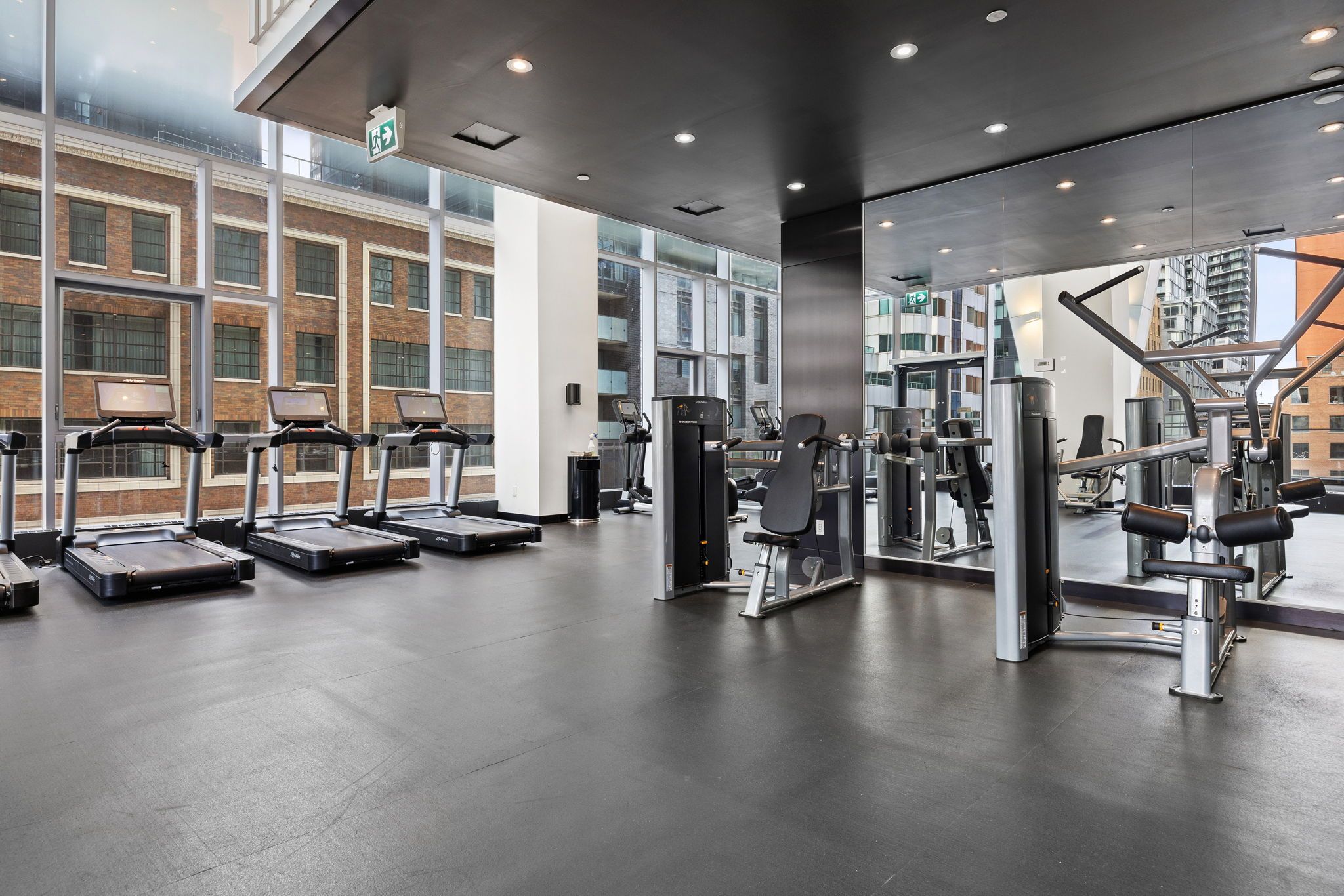 357 King Street W 3507