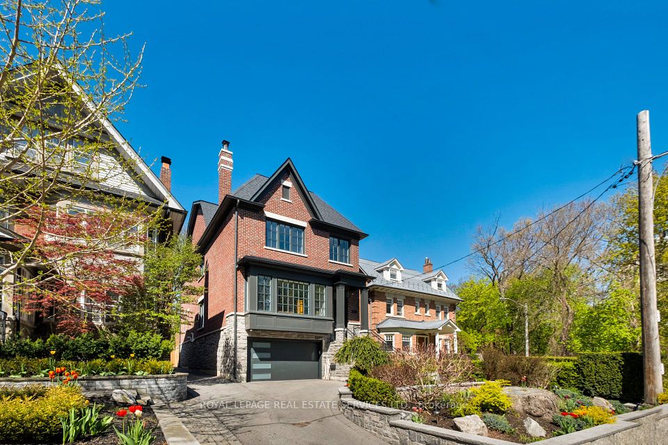 390 Walmer