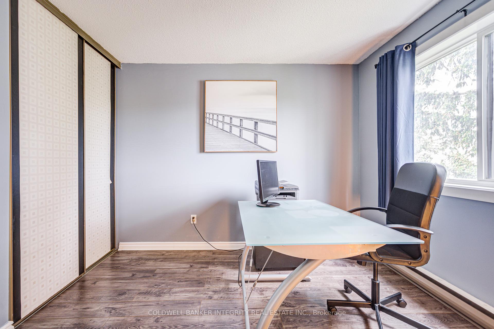 3 Bedrooms Condo at 1036 Falgarwood, Oakville For sale