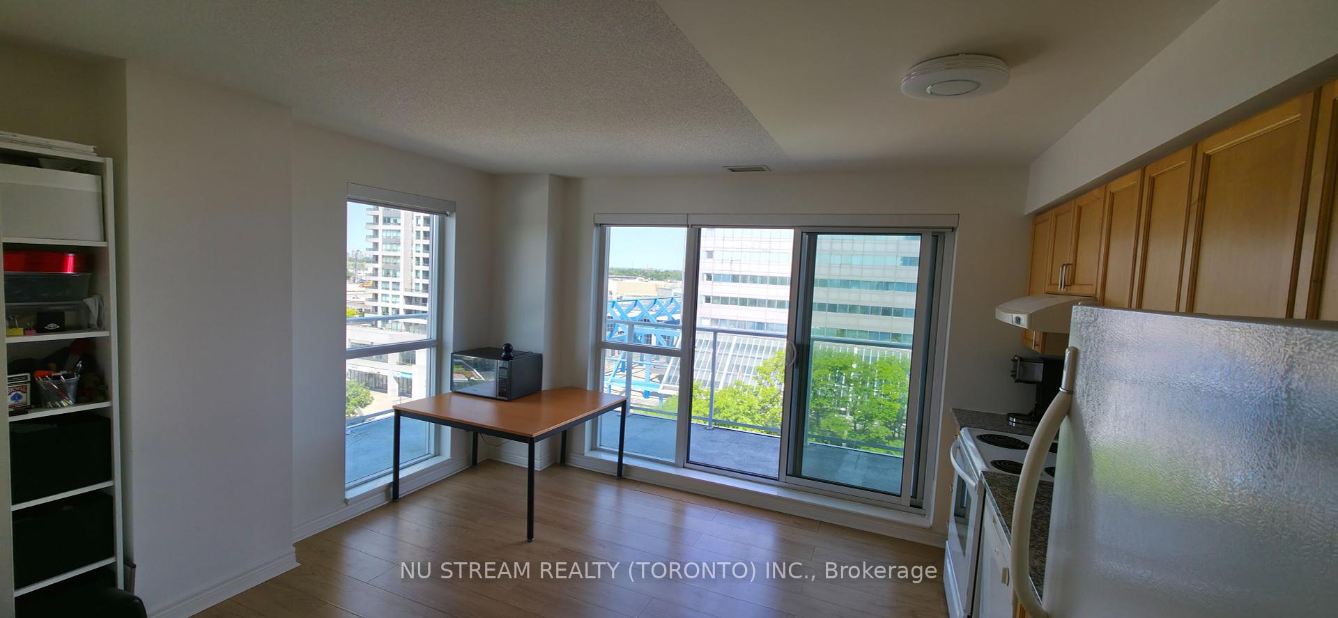 1 Bedroom Condo at 60 Town Centre, Toronto For sale