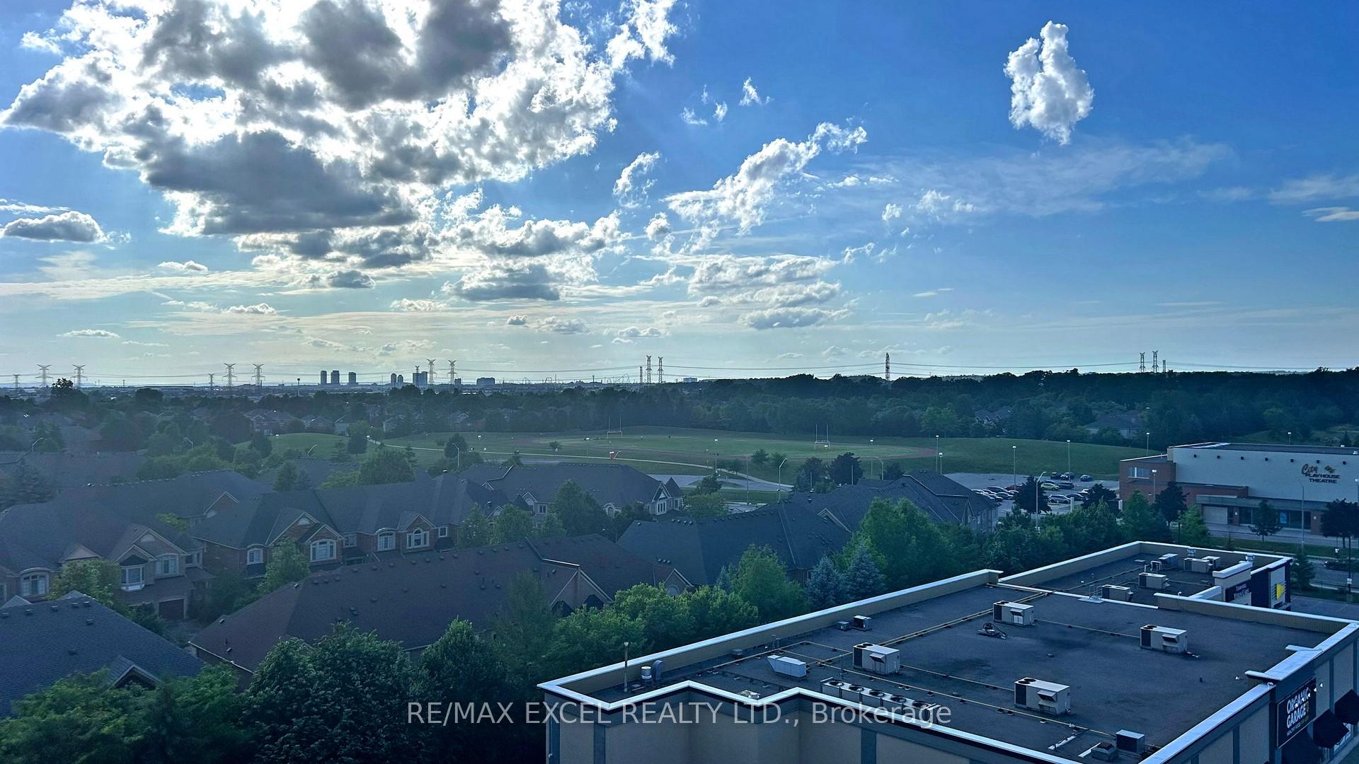 1 Bedroom Condo at 8 Beverley Glen, Vaughan For sale