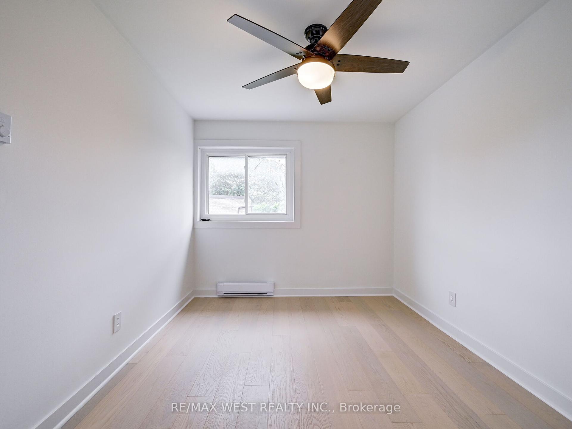3 Bedrooms Condo at 22 Tandridge, Toronto For sale