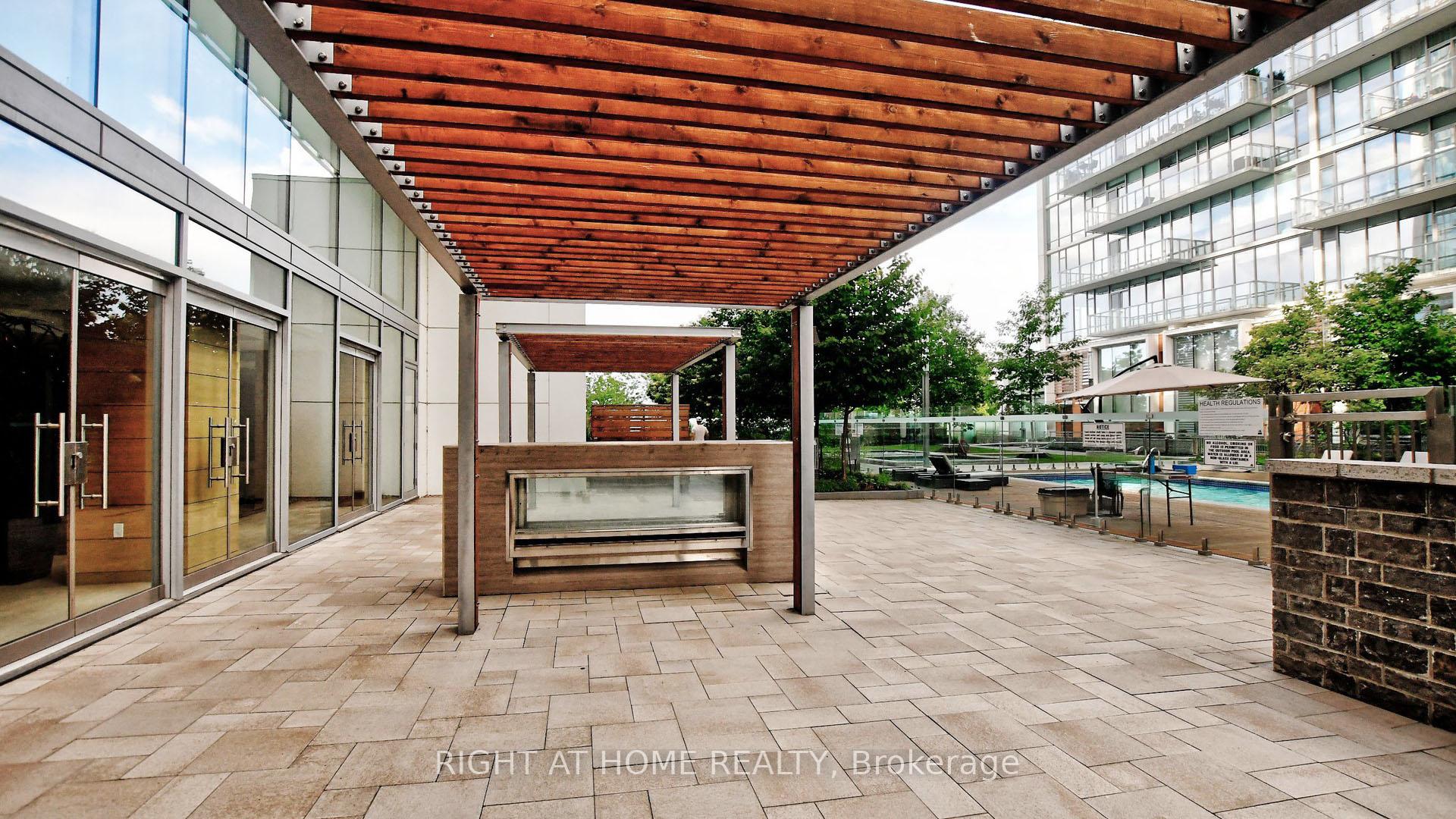 2 Bedrooms Condo at 15 Queens, Toronto For sale