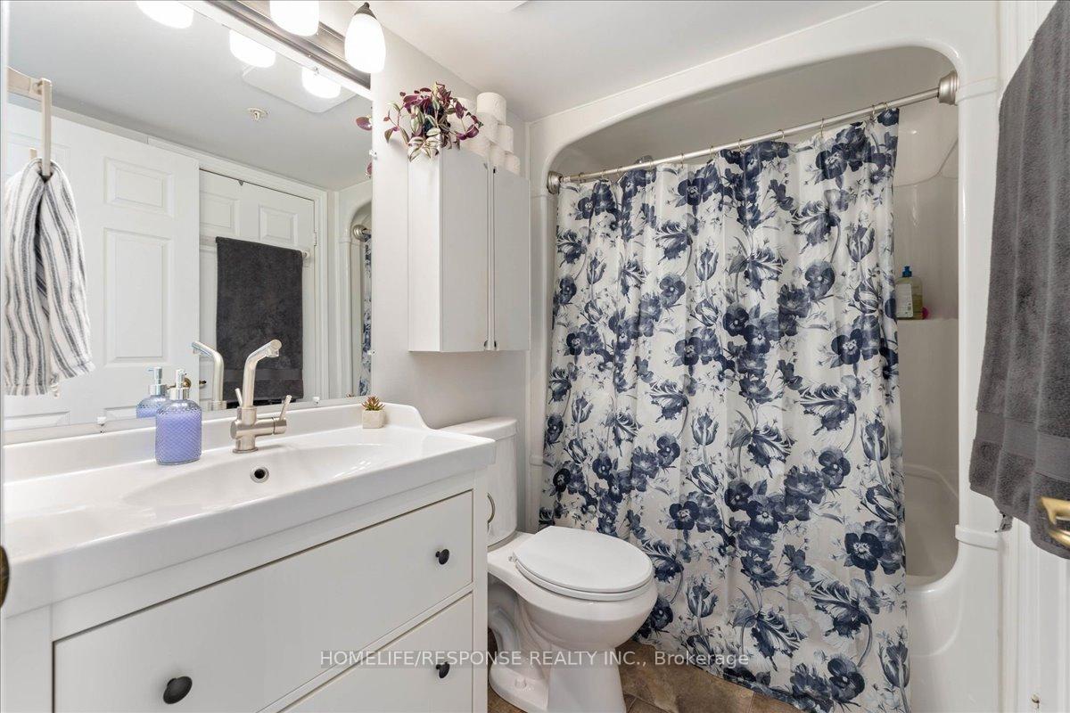 2 Bedrooms Condo at 1820 Walker’s, Burlington For sale