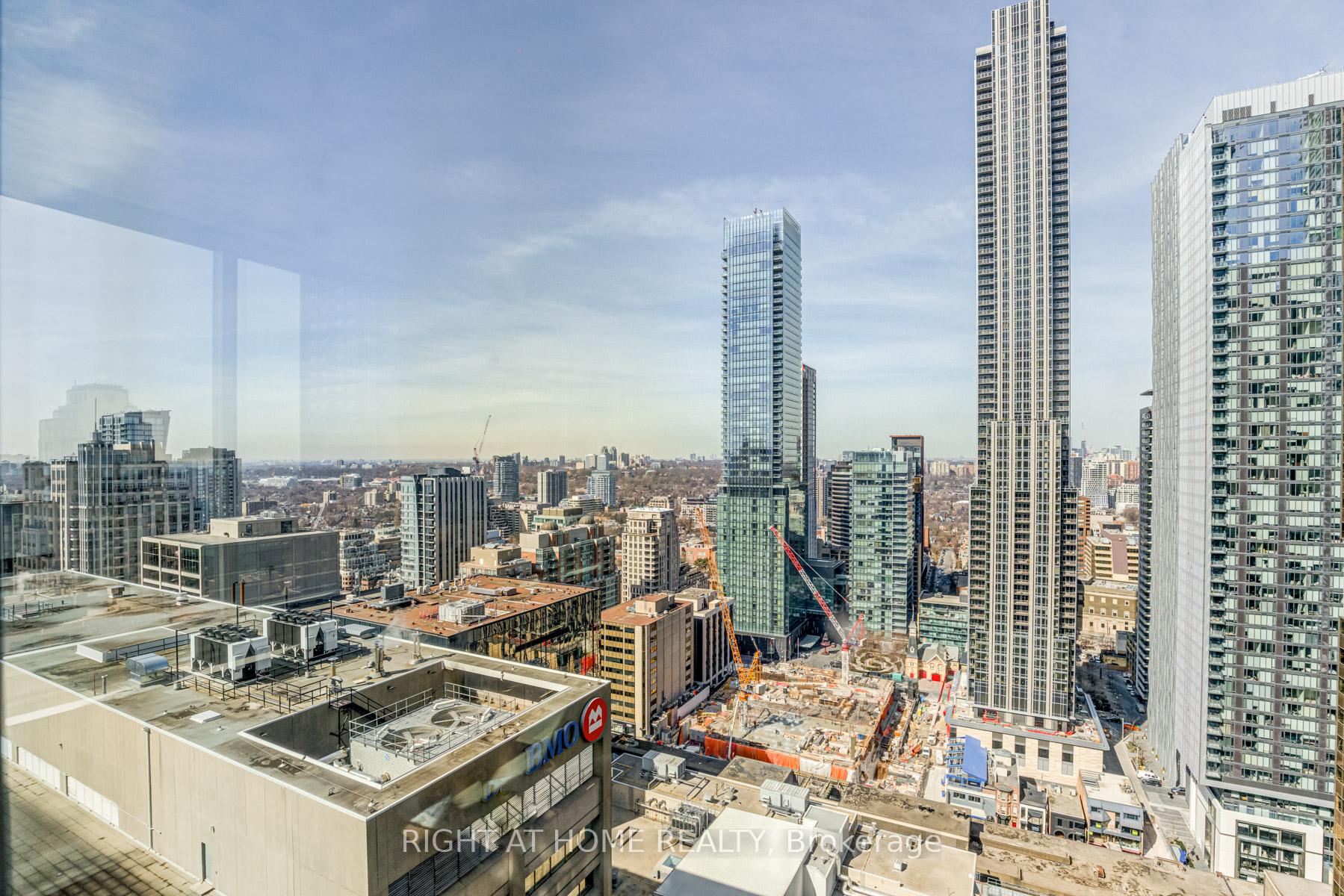 2 Bedrooms Condo at 35 Balmuto,  Toronto For sale