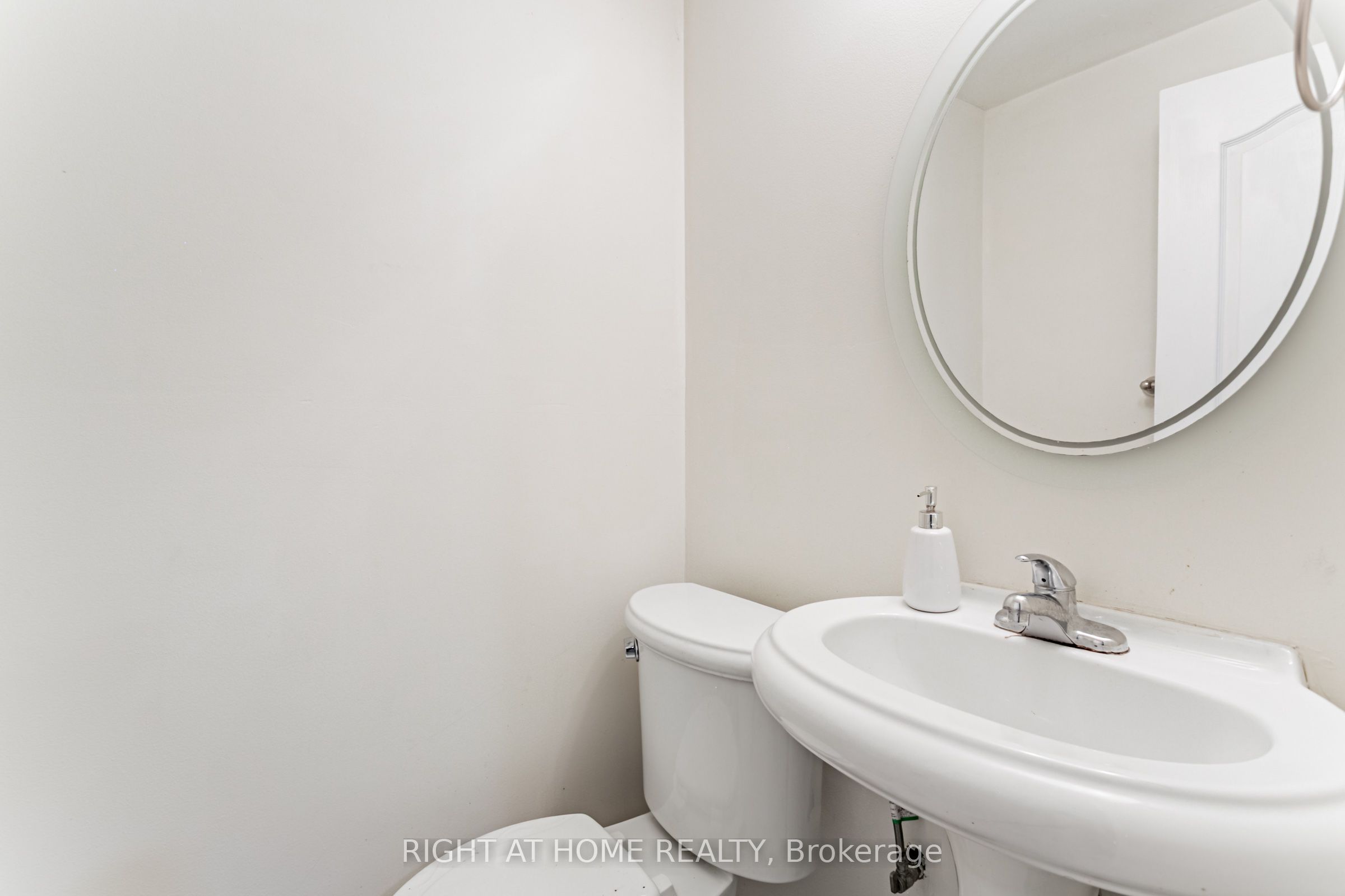 5223 Fairford Crescent, #67