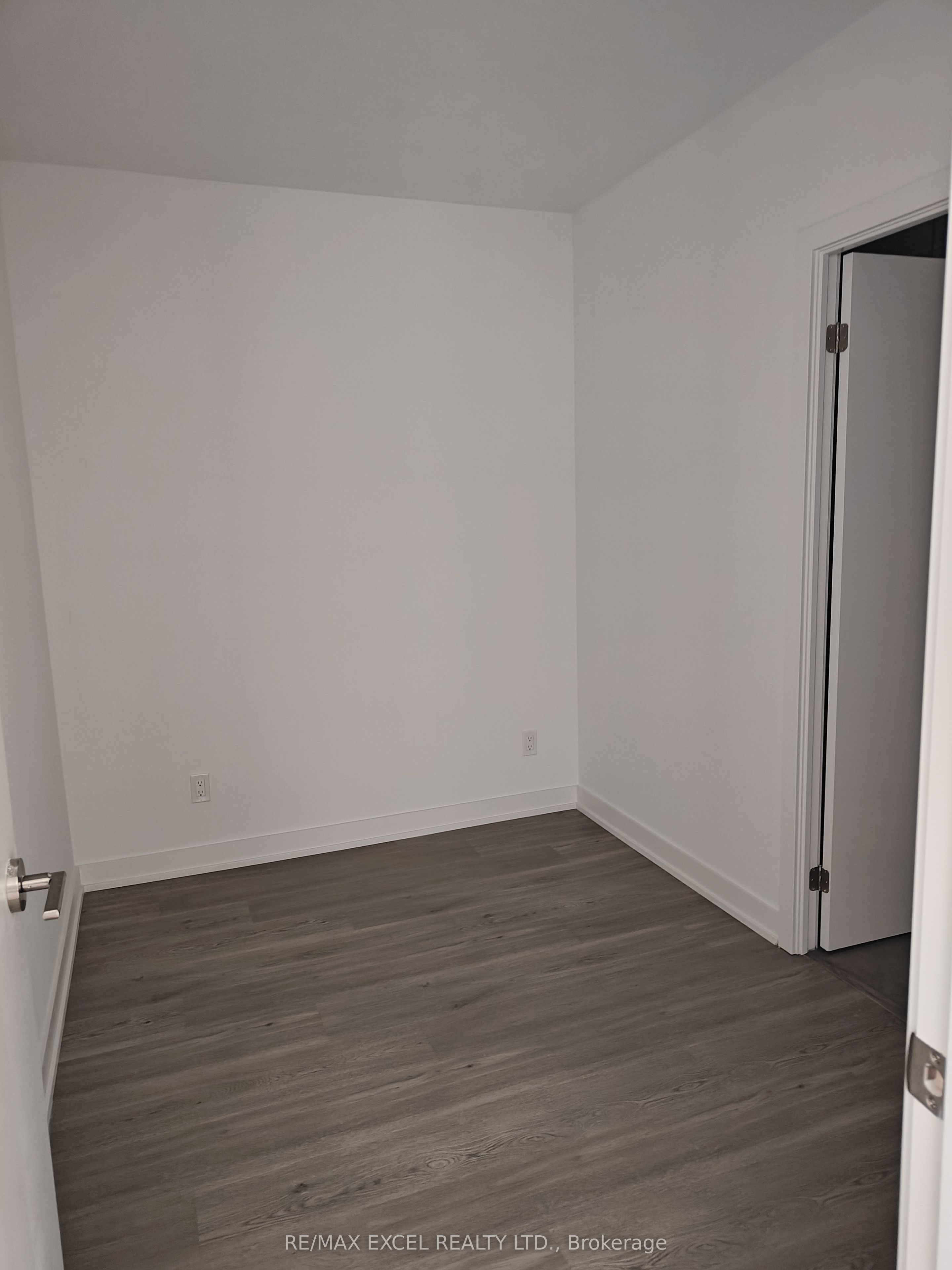 8 Wellesley Street W, #3711