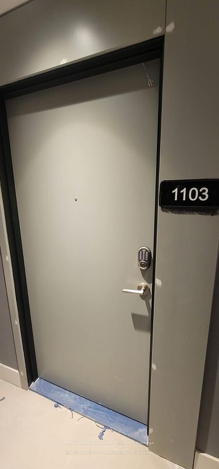 #1103 - 30 Upper Mall Way, Vaughan, ON L4J 0L7