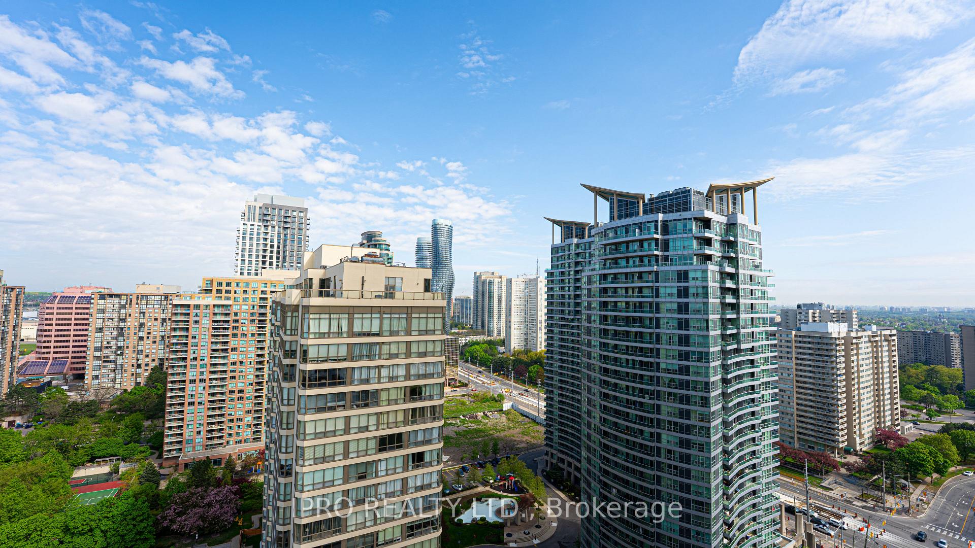 2 Bedrooms Condo at 36 Elm Dr W, Mississauga For sale