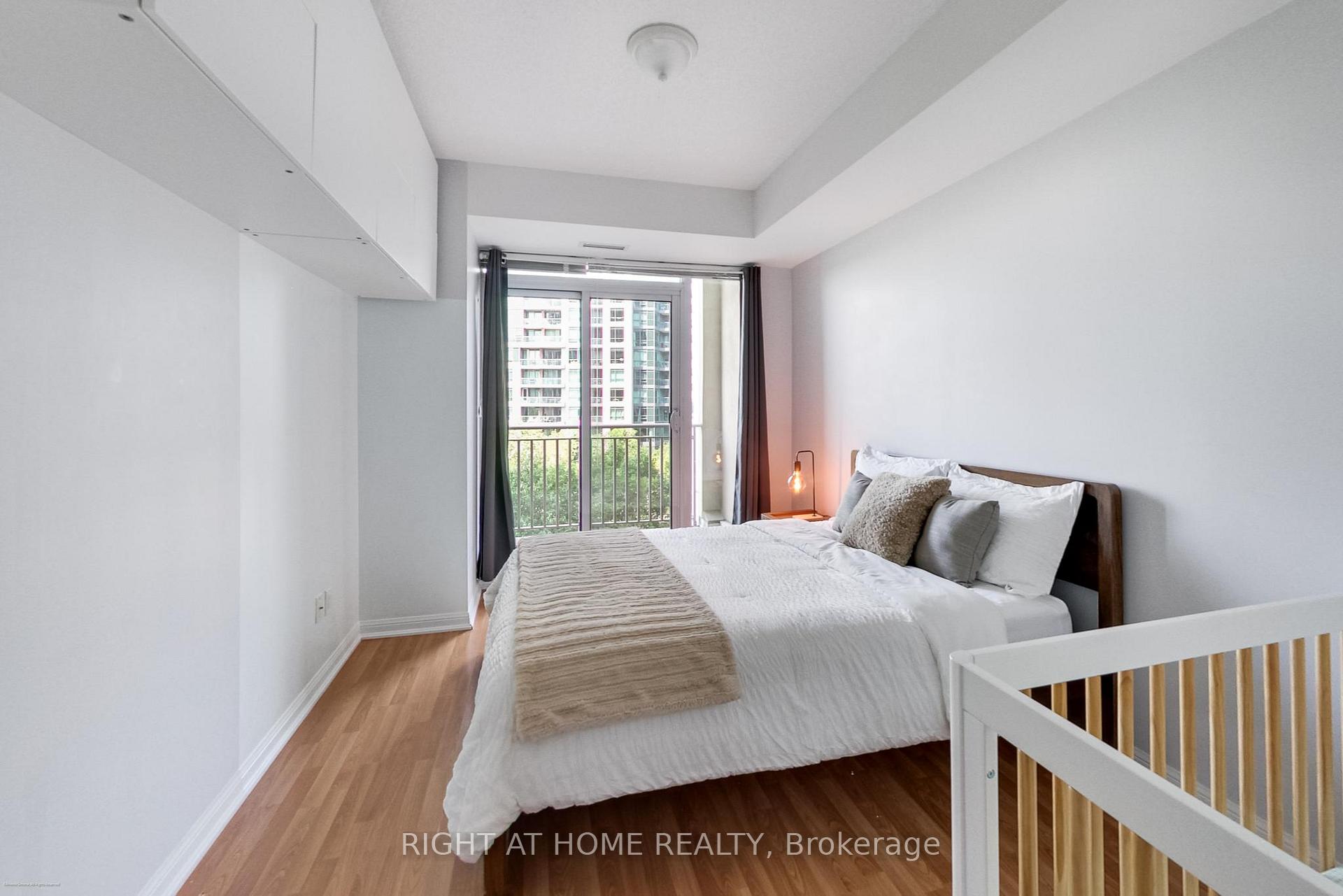 2 Bedrooms Condo at 628 Fleet, Toronto For sale