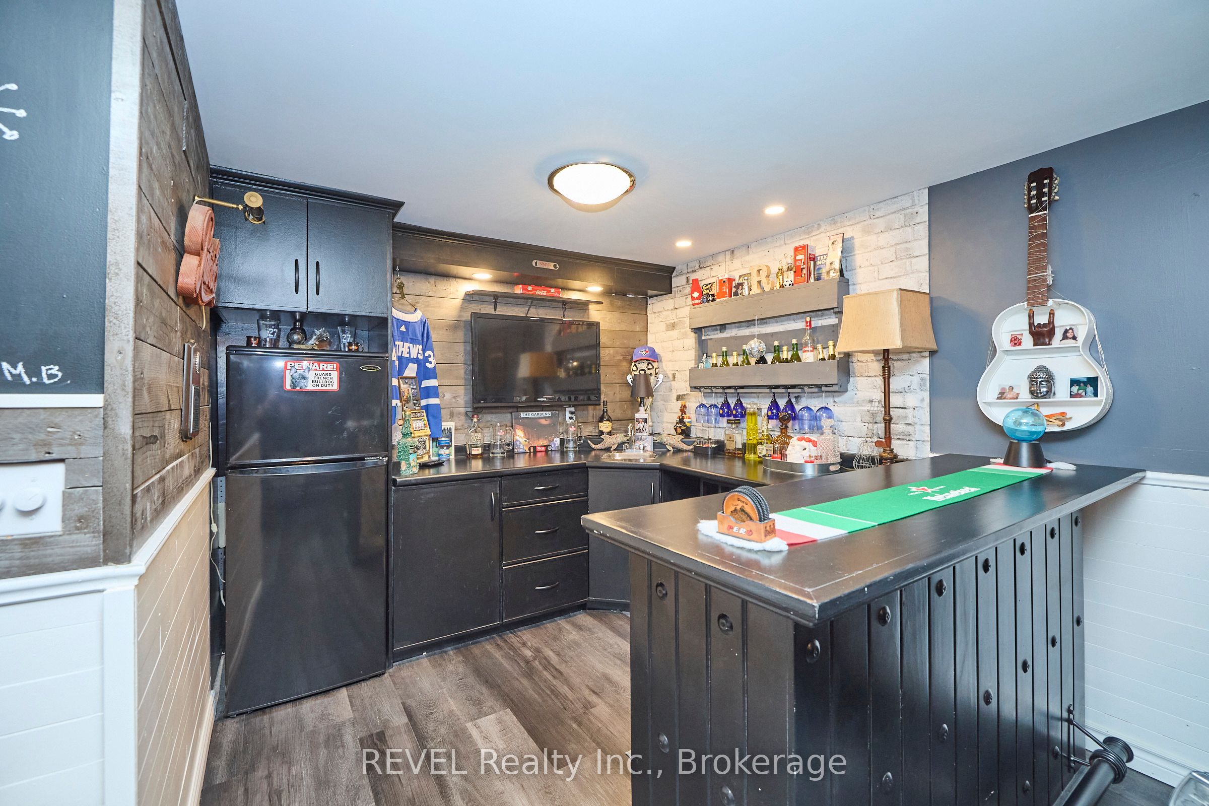 6823 WILLS Street, Niagara Falls, ON L2J 1Y6