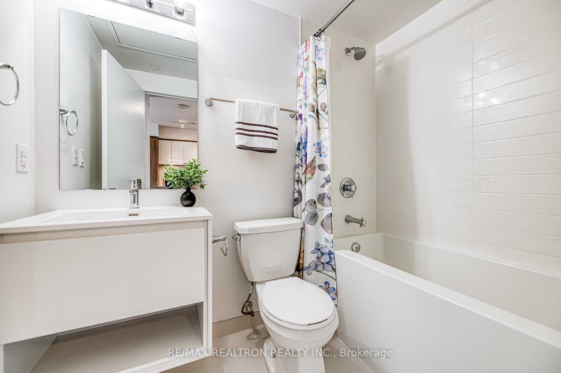 1 Bedroom Condo at 159 Wellesley,  Toronto For sale