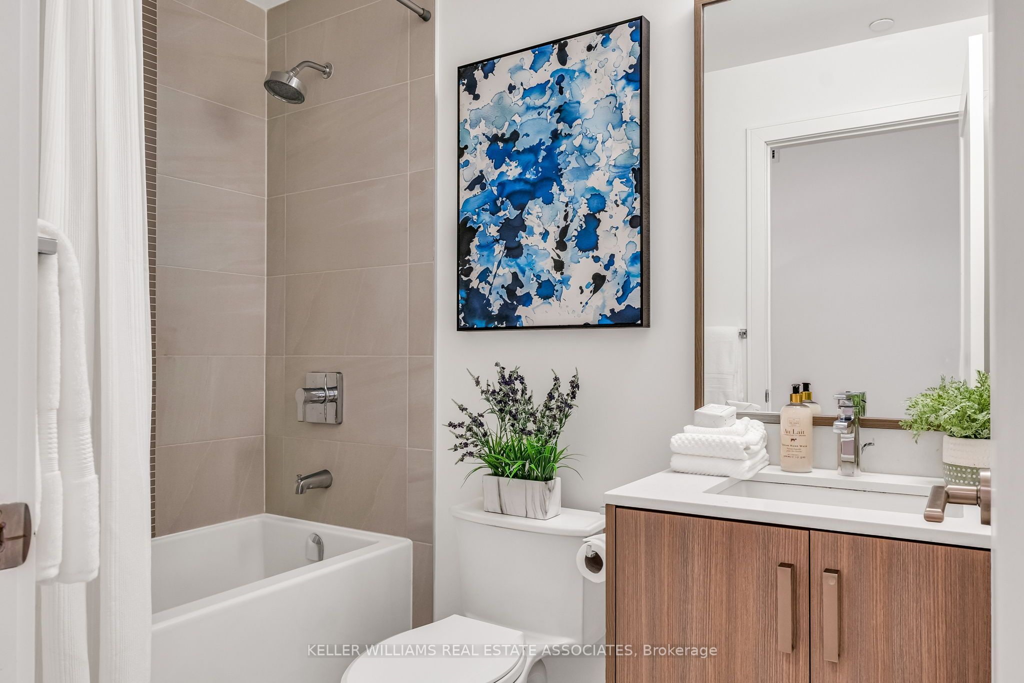 1575 Lakeshore Road W, #231