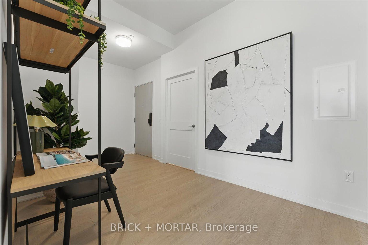 3 Bedrooms Condo at 1 Hillsdale, Toronto For sale
