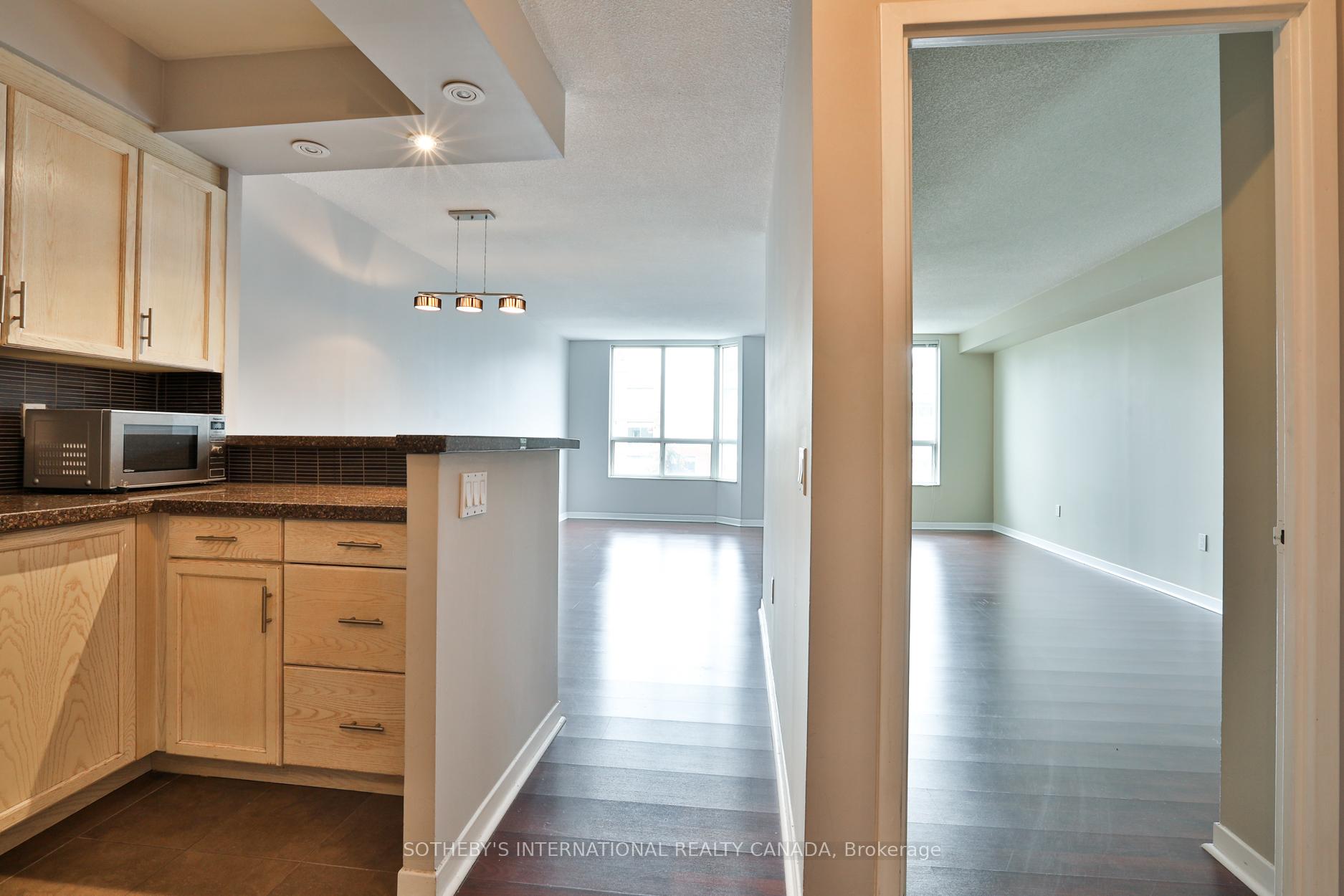 2 Bedrooms Condo at 284 Bloor, Toronto For sale