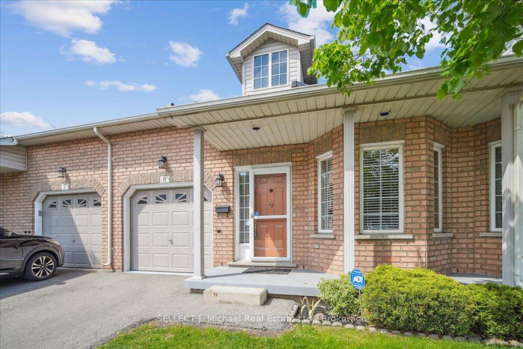 3 Bedrooms Condo at 213 Nash, Hamilton For sale