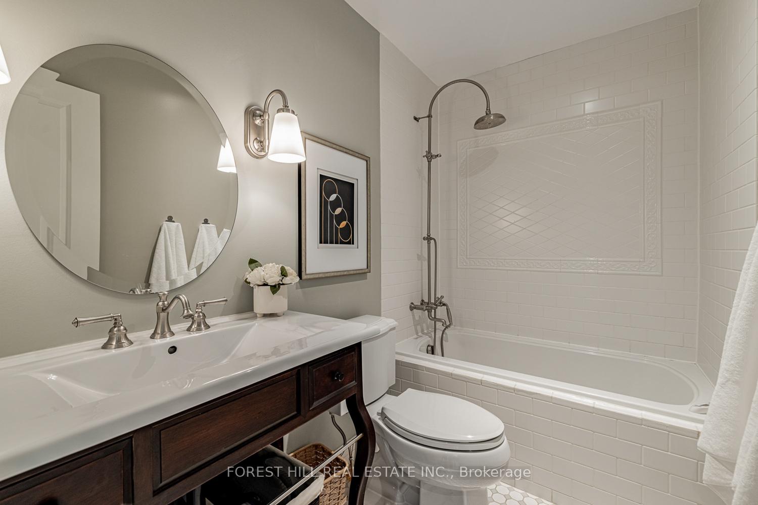 5 Bedrooms Condo at 21 Snowshoe Mill, Toronto For sale