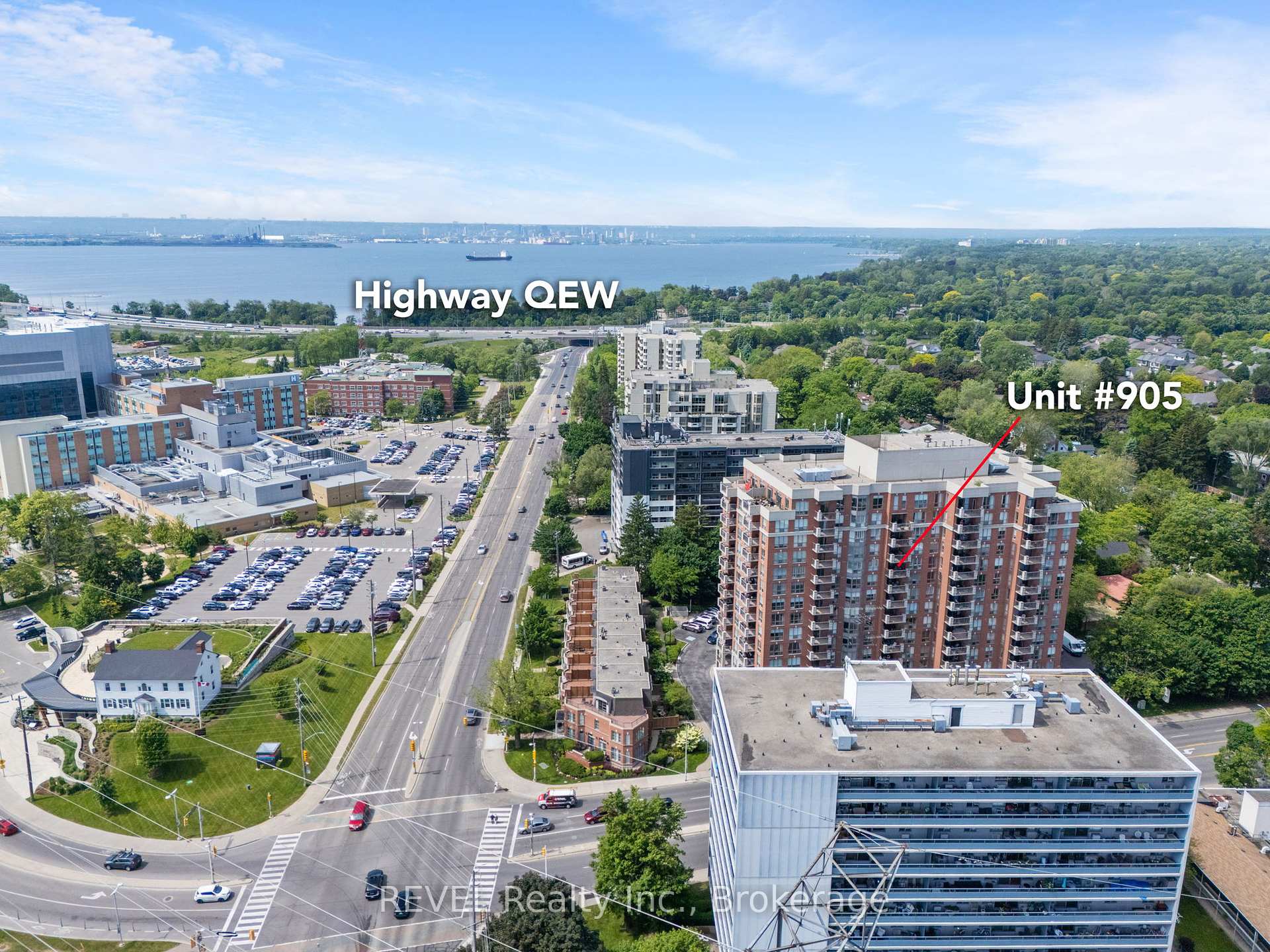 2 Bedrooms Condo at 442 Maple, Burlington For sale