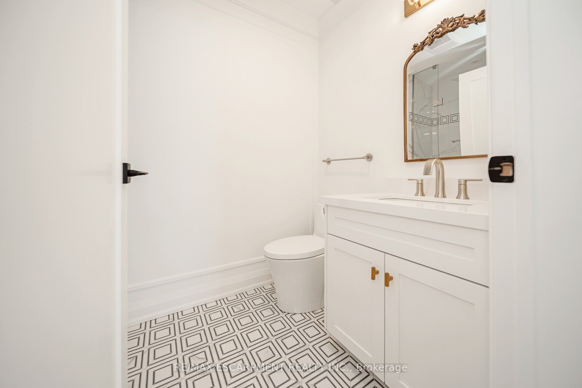 16 Concord Place, #905