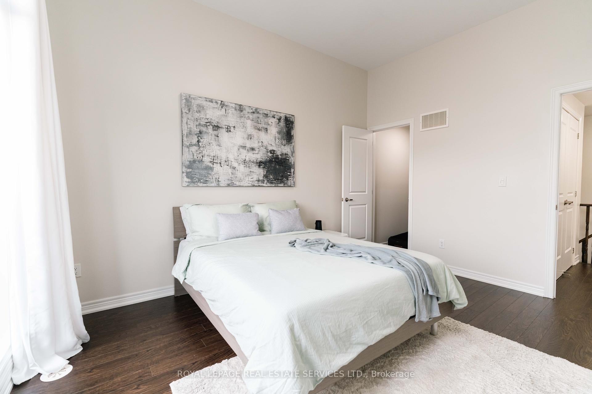 2 Bedrooms Condo at 9621 Jane, Vaughan For sale