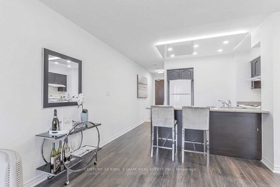 35 Hollywood Avenue, #2501