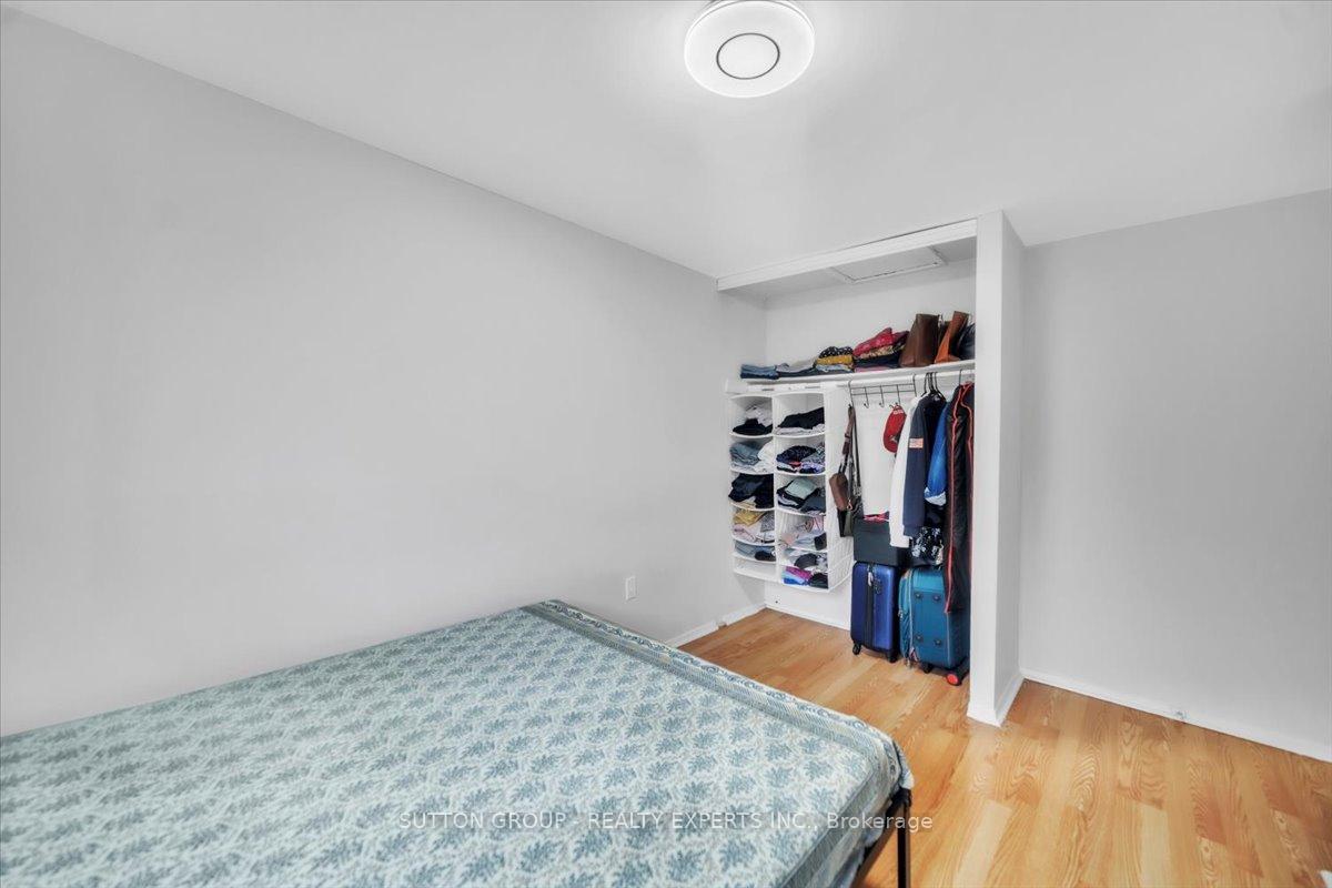 3 Bedrooms Condo at 120 Quigley, Hamilton For sale