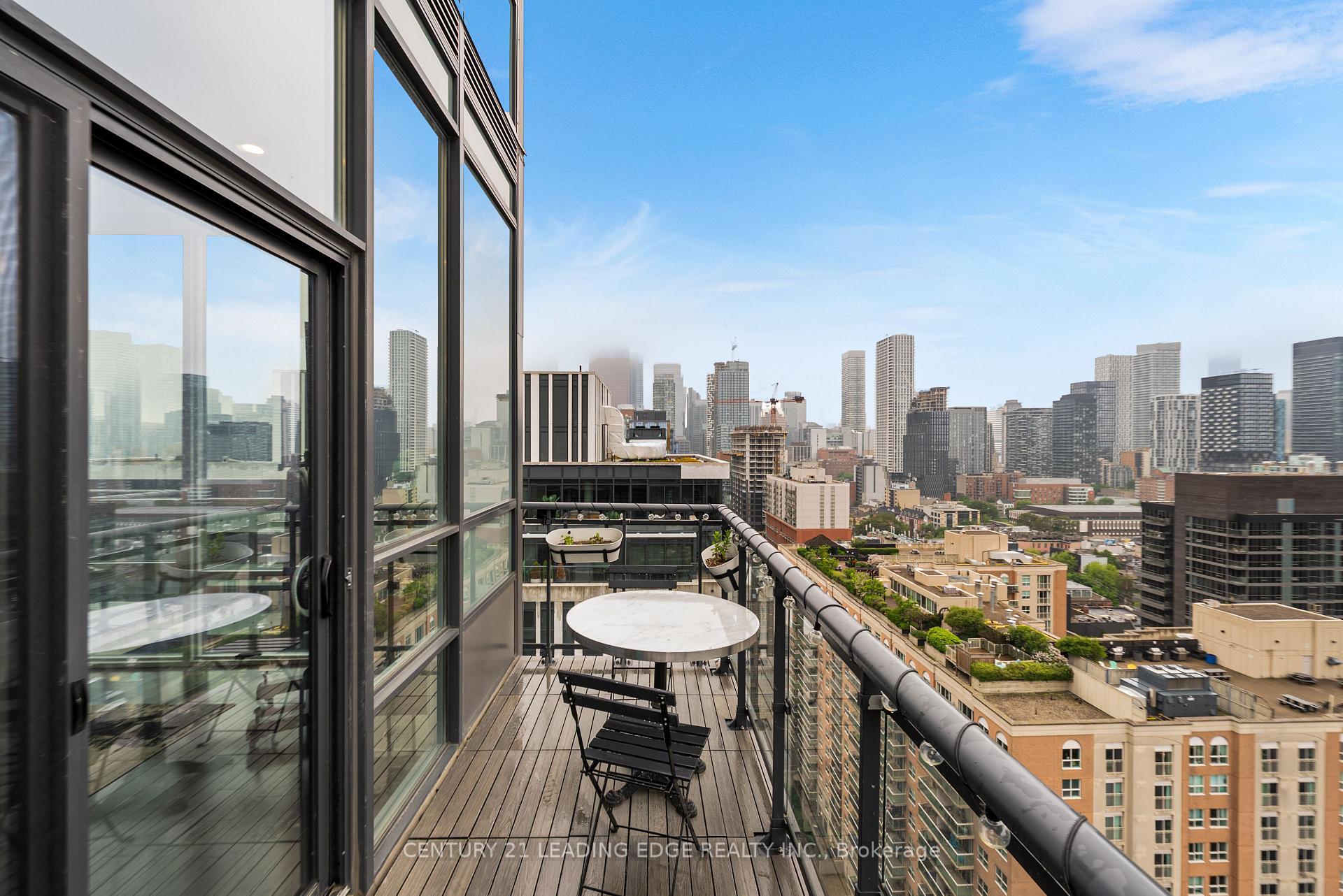 2 Bedrooms Condo at 460 Adelaide, Toronto For sale