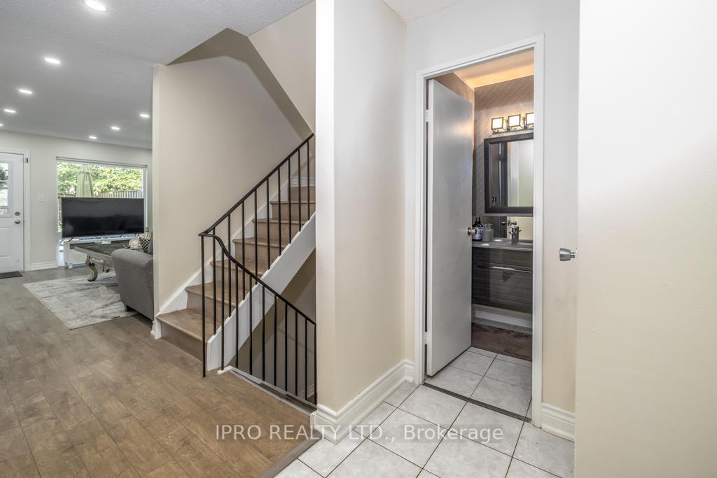 3 Bedrooms Condo at 23 Four Winds, Toronto For sale